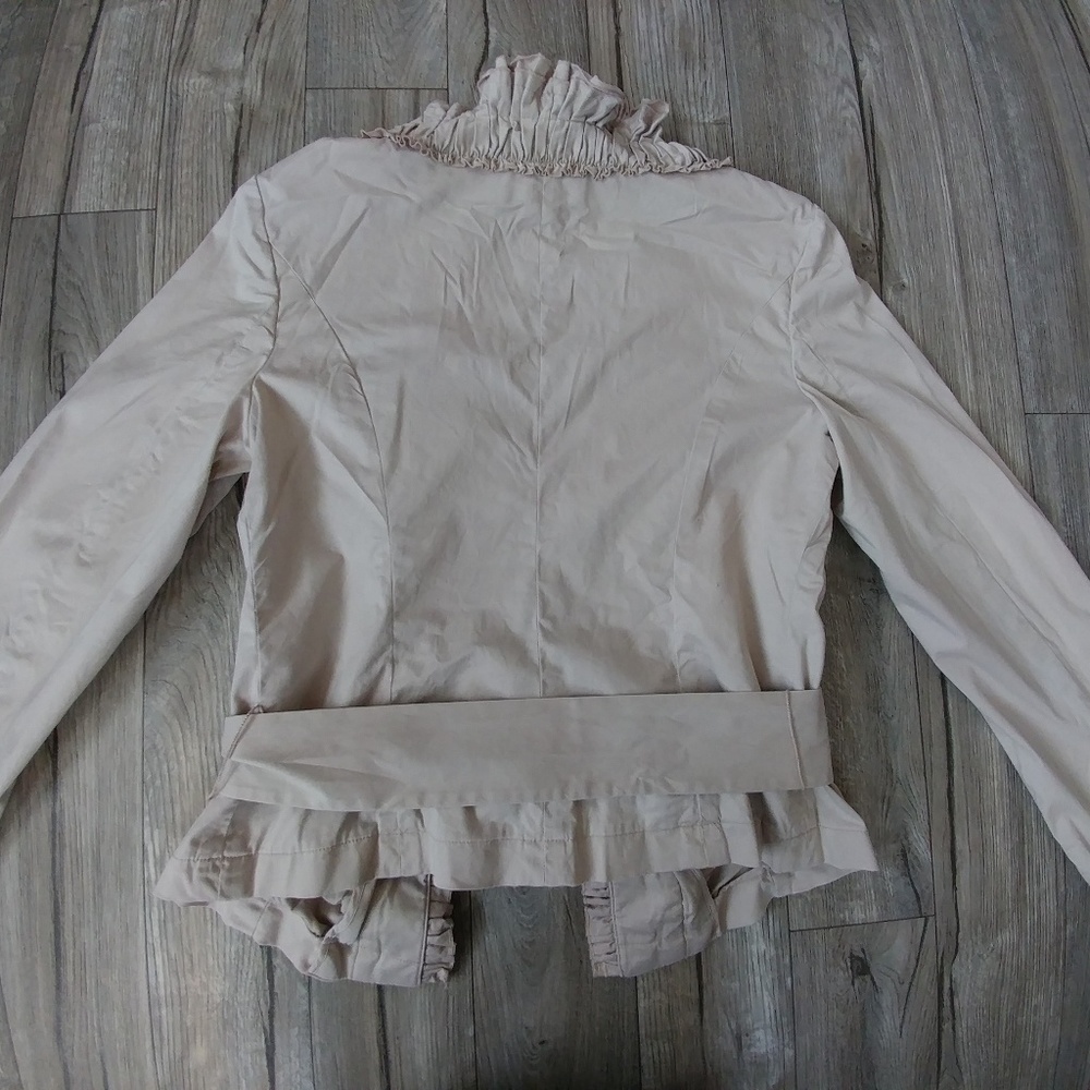 Medium Ruffled Blazer - Picture 2 of 2